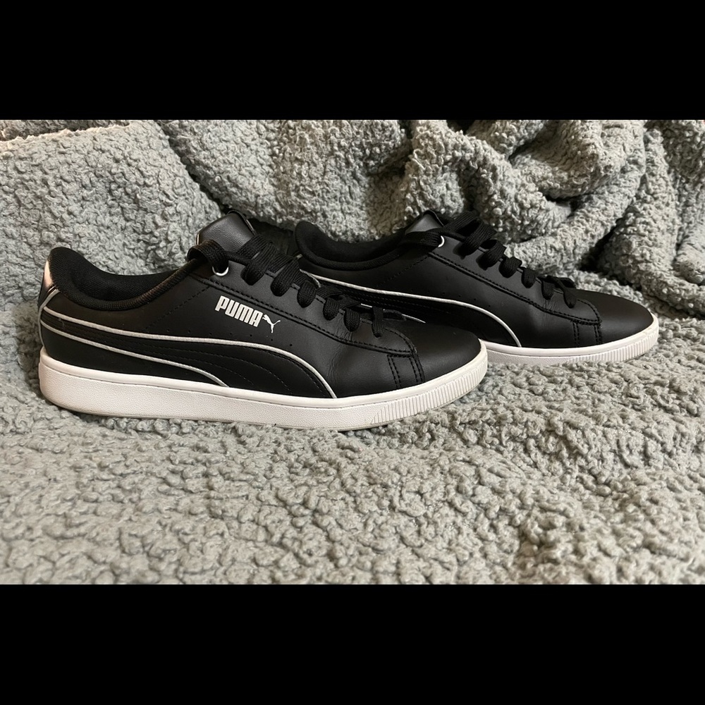 PUMA Woman Sneakers Black Leather and Silver